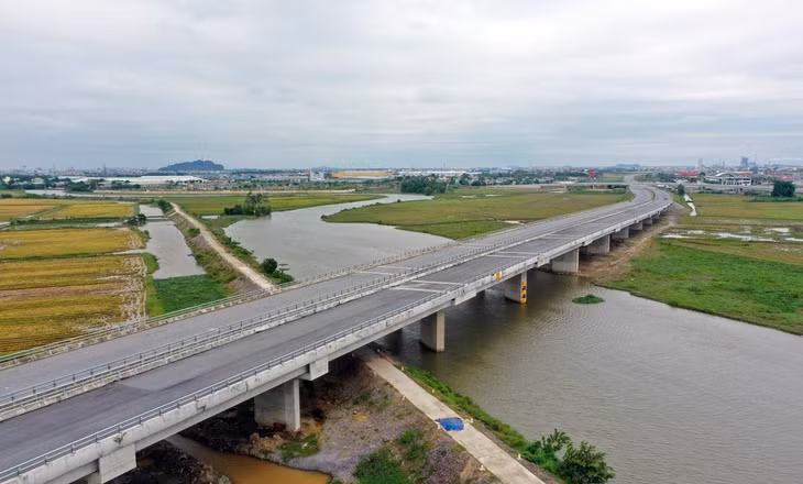 Dự án cao tốc Cao Bồ - Mai Sơn dài 7,2 km, đến nay khối lượng thi công trên tuyến đạt 95%