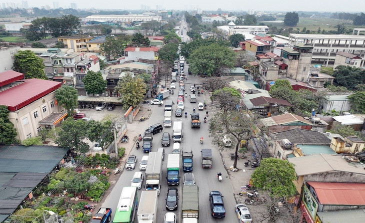 Đường 70 đoạn Hà Đông - Văn Điển chạy qua nhiều trường học, bệnh viện lớn nhưng đã xuống cấp, thường xuyên ùn tắc nghiêm trọng