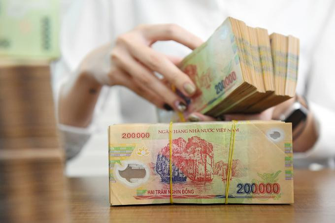 Giao dịch tại một ngân hàng cổ phần ở Hà Nội