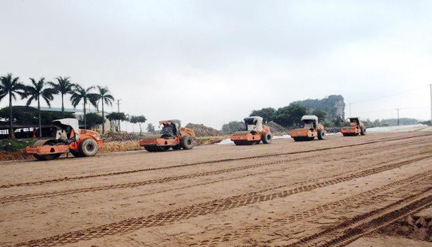 Nhà thầu đang triển khai thi công một đoạn tuyến cao tốc Bắc - Nam