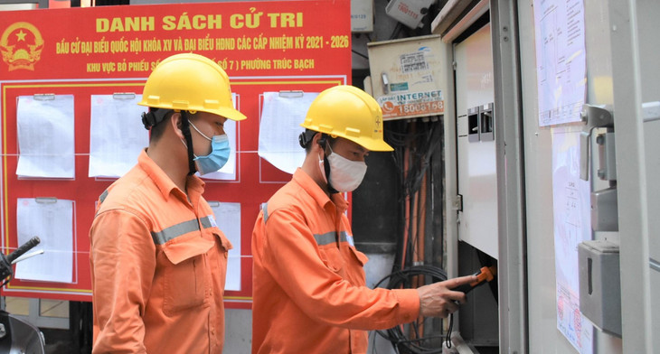 EVNHANOI kiểm tra tình trạng vận hành của thiết bị EVNHANOI kiểm tra tình trạng vận hành của thiết bị