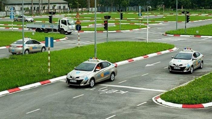 Tạm dừng tổ chức thi sát hạch lái xe tại một số trung tâm ở Hà Nội