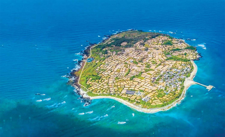 Điều chỉnh quy hoạch KKT Dung Quất đến năm 2045 dành 153 ha xây dựng sân bay Lý Sơn, trên đảo Lý Sơn Điều chỉnh quy hoạch KKT Dung Quất đến năm 2045 dành 153 ha xây dựng sân bay Lý Sơn, trên đảo Lý Sơn