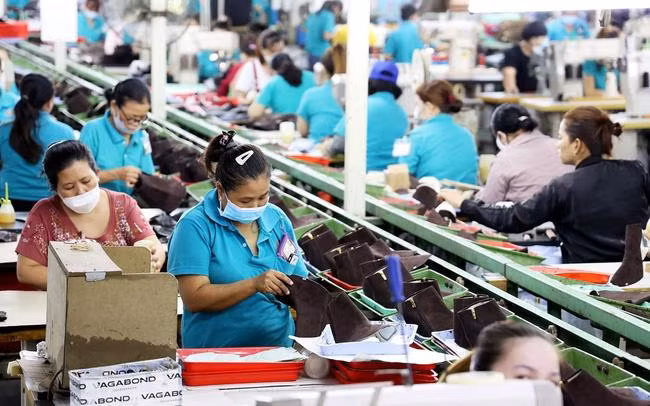 Dù Covid-19 đã được kiểm soát tuy nhiên trong quý III, cả nước vẫn ghi nhận 4,4 triệu người từ 15 tuổi trở lên chịu tác động tiêu cực của đại dịch Covid-19 Dù Covid-19 đã được kiểm soát tuy nhiên trong quý III, cả nước vẫn ghi nhận 4,4 triệu người từ 15 tuổi trở lên chịu tác động tiêu cực của đại dịch Covid-19