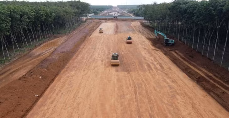 Cao tốc Bắc Nam đoạn Phan Thiết - Dầu Giây thi công