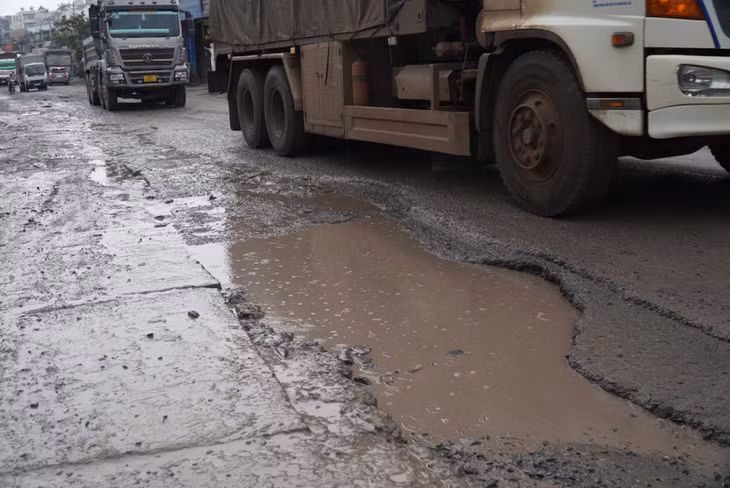 Đường Hoàng Văn Bổn hư hỏng nặng nhiều năm nay