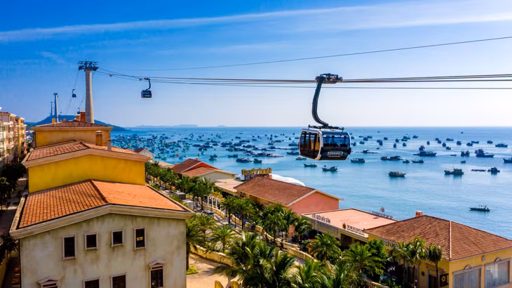 Cáp treo Hòn Thơm ở Phú Quốc là trải nghiệm liên tục được truyền thông quốc tế ca ngợi trong thời gian gần đây Cáp treo Hòn Thơm ở Phú Quốc là trải nghiệm liên tục được truyền thông quốc tế ca ngợi trong thời gian gần đây