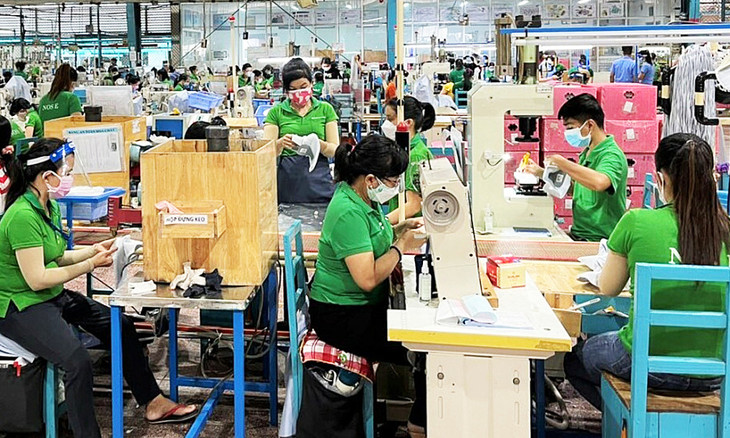 Công nhân Changshin Việt Nam trong giờ sản xuất