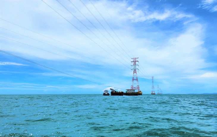 Ngành điện bù lỗ hàng trăm tỷ đồng mỗi năm để nổ lực cung cấp điện cho vùng sâu, vùng xa, miền núi, hải đảo.