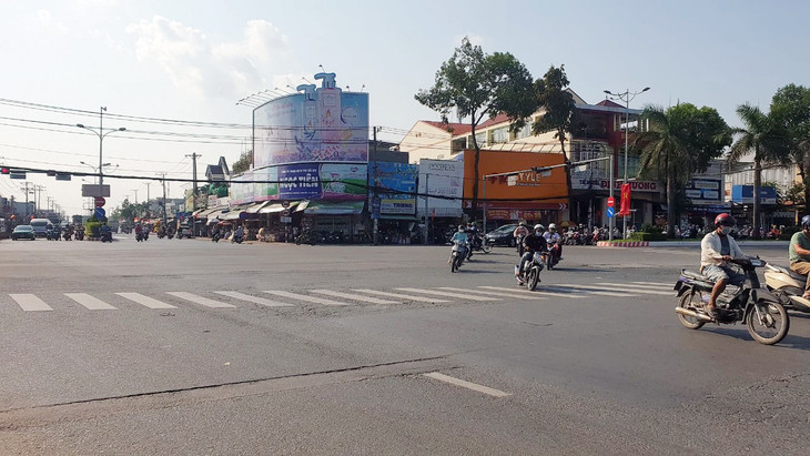 Nút giao số 4: Nguyễn Văn Linh - 3/2