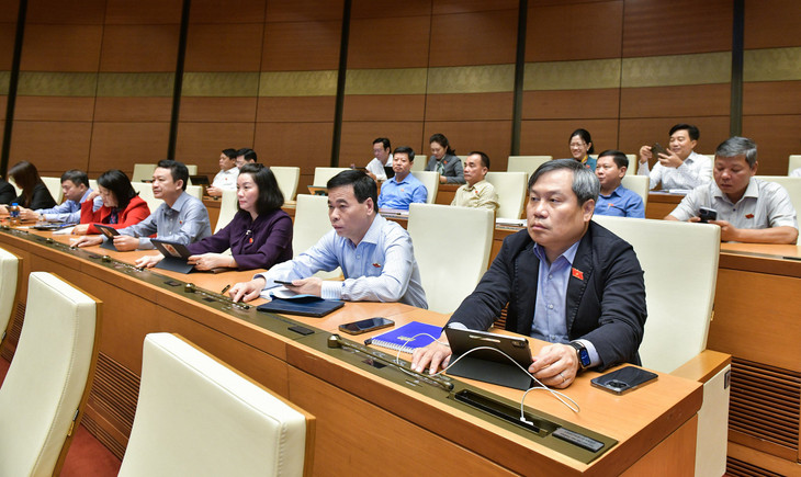 Quốc hội tiến hành biểu quyết thông qua Luật Viễn thông (sửa đổi)