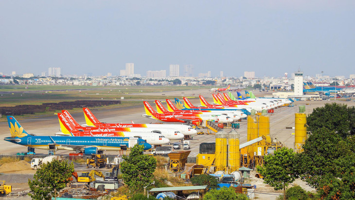 Đường bay TP.HCM - Hà Nội chỉ khai thác 2 chuyến khứ hồi với khoảng 100- 200 khách mỗi ngày.