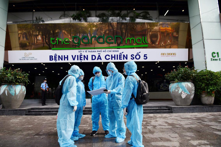 Bệnh viện dã chiến ở Thuận Kiều Plaza chuẩn bị tiếp nhận người chữa trị COVID-19