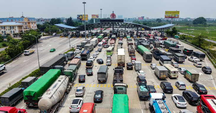 Chủ tịch Hà Nội chỉ đạo khẩn tìm giải pháp kịp thời khắc phục ngay ùn tắc tại 22 chốt kiểm dịch