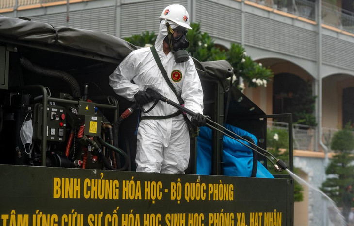 Theo kế hoạch, trong ngày đầu tiên, lực lượng chia thành 2 đội sẽ tiêu độc, khử khuẩn tại huyện Bình Chánh và TP Thủ Đức. Đây là 2 địa phương có diễn biến dịch bệnh phức tạp. Dự kiến chiến dịch này sẽ kéo dài 7 ngày diễn ra trên toàn TP.HCM.