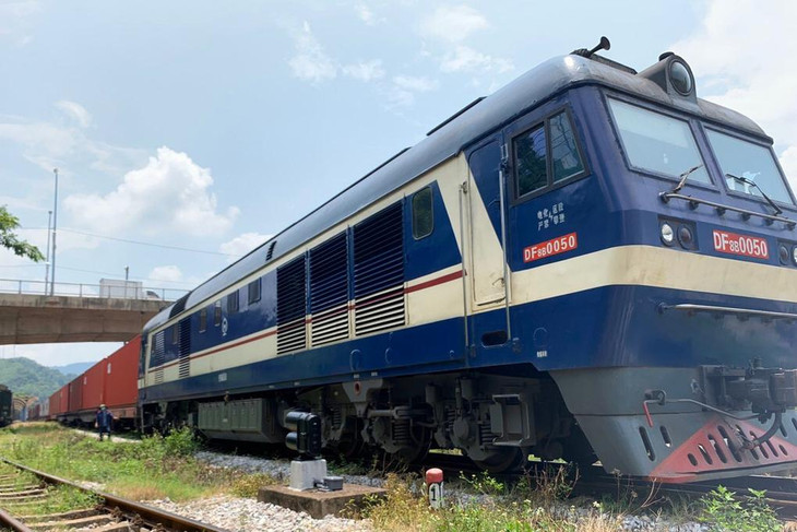 Chuyến tàu đến Bỉ khởi hành ở ga Yên Viên