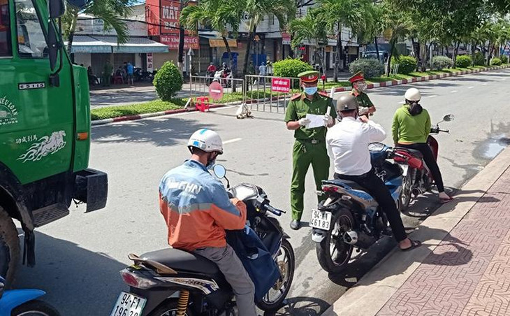 Bạc Liêu yêu cầu người dân không ra đường sau 18h Bạc Liêu yêu cầu người dân không ra đường sau 18h