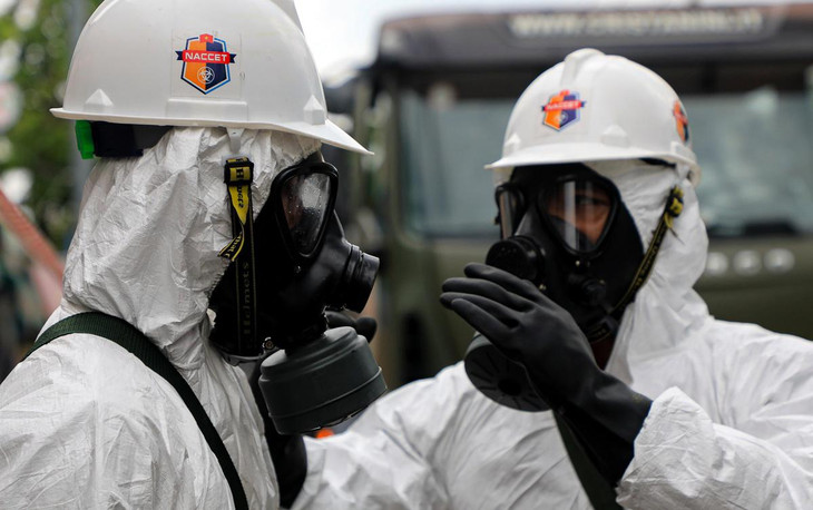 Thượng tá Nguyễn Huy, Phó Lữ đoàn trưởng Lữ đoàn 87, cho biết: &quot;Hôm nay, Lữ đoàn 87 phối hợp Bộ tư lệnh TP.HCM và lực lượng hoá học Quân khu 7 tổ chức phun khử toàn bộ tại TP Thủ Đức&quot;.