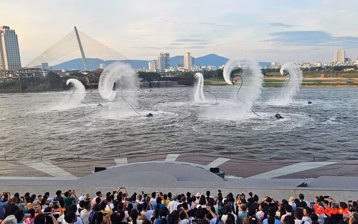 Nhiều sản phẩm du lịch mới được "trình làng" năm 2024 đã đưa doanh thu từ du lịch của Đà Nẵng tăng trưởng. Ảnh: Tổ Quốc