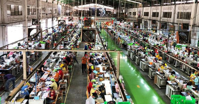 Công nhân quay lại sản xuất từ sáng 12/1