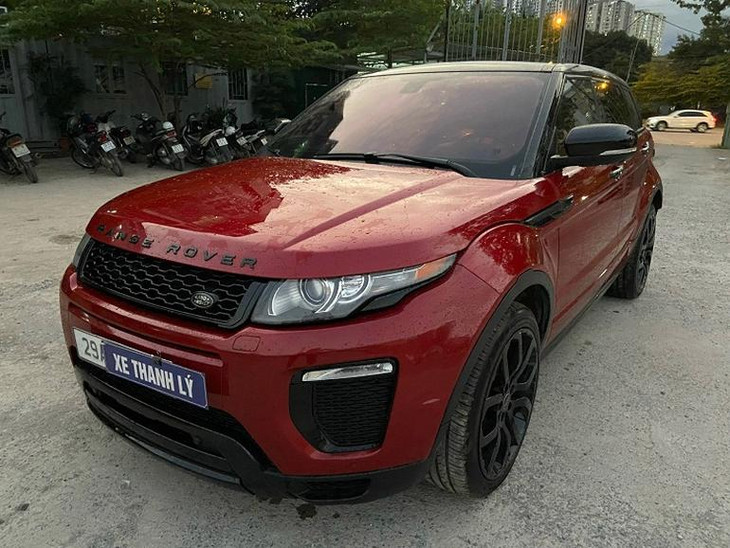Range Rover đời 2013 được rao giá 1,31 tỷ đồng (Ảnh website ngân hàng).