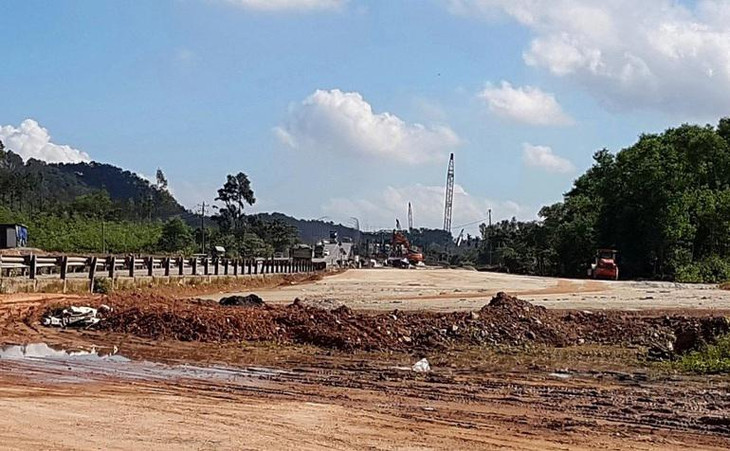 Điểm "nghẽn" tại xã Hương Thọ, TP. Huế Điểm "nghẽn" tại xã Hương Thọ, TP. Huế