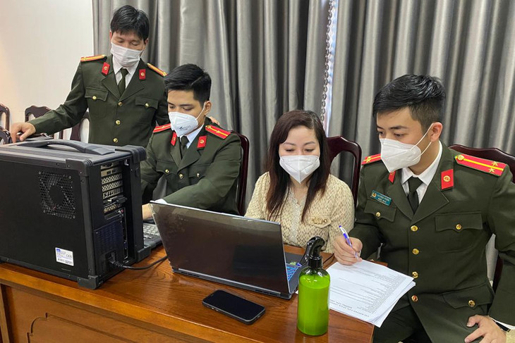 Nguyễn Thị Huyền Trang tại cơ quan điều tra Nguyễn Thị Huyền Trang tại cơ quan điều tra