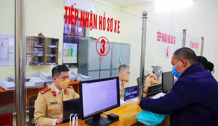 Từ 21/5, Công an cấp huyện cũng có thể tiếp nhận đăng ký và cấp biển số xe ô tô.
