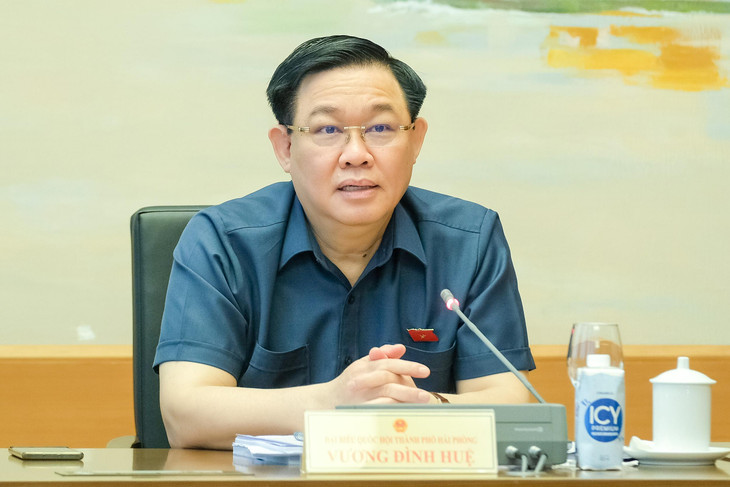 Chủ tịch Quốc hội Vương Đình Huệ cho ý kiến tại phiên thảo luận