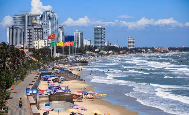 Toàn cảnh bãi Sau thành phố Vũng Tàu.