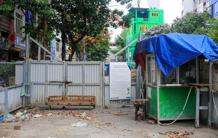 Trong công trường các ga ngầm hiện tại chỉ có bảo vệ trông coi, không có công nhân hoạt động.