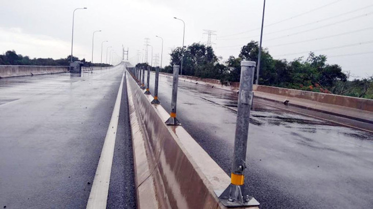 Tấm chống lóa tại gói thầu J2 cao tốc Bến Lức - Long Thành bị trộm