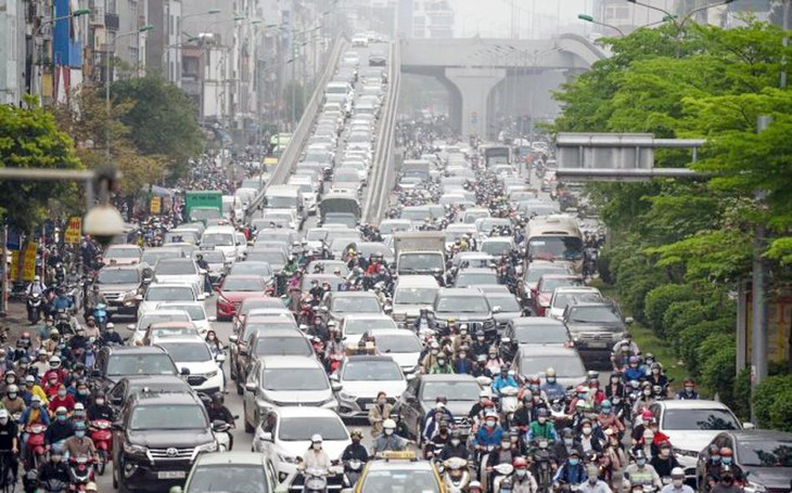 Ùn tắc tại nút giao thông Ngã Tư Sở