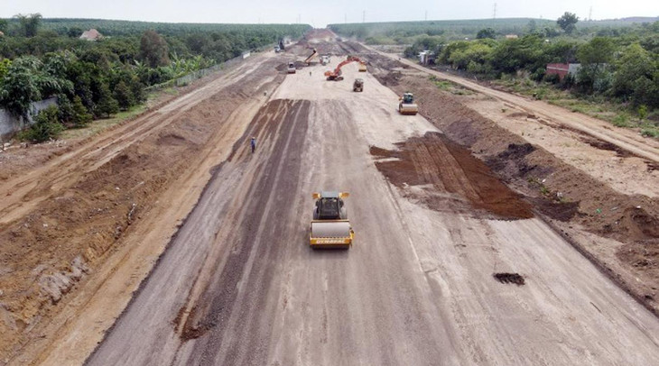 Đoạn cao tốc Phan Thiết - Dầu Giây đang được thi công