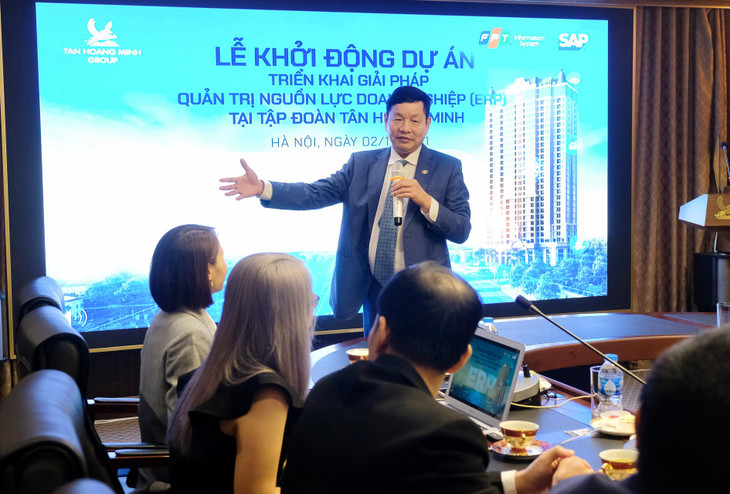 Chủ tịch Tập đoàn FPT phát biểu tại sự kiện Chủ tịch Tập đoàn FPT phát biểu tại sự kiện