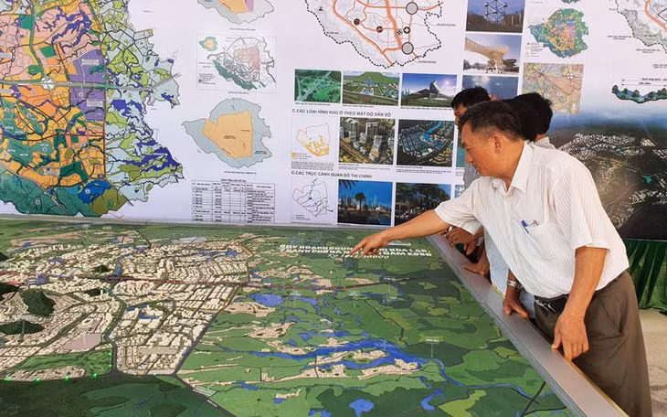 Việc minh bạch thông tin quy hoạch sẽ giúp ngăn chặn tình trạng sốt đất. Việc minh bạch thông tin quy hoạch sẽ giúp ngăn chặn tình trạng sốt đất.