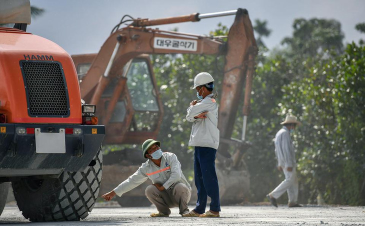 Do vấn đề về địa chất, gói thầu XL-10 thuộc địa phận huyện Cái Bè vẫn còn 280 m chưa được đổ bê tông nhựa. Phần việc này dự kiến được triển khai ngày 15/11.