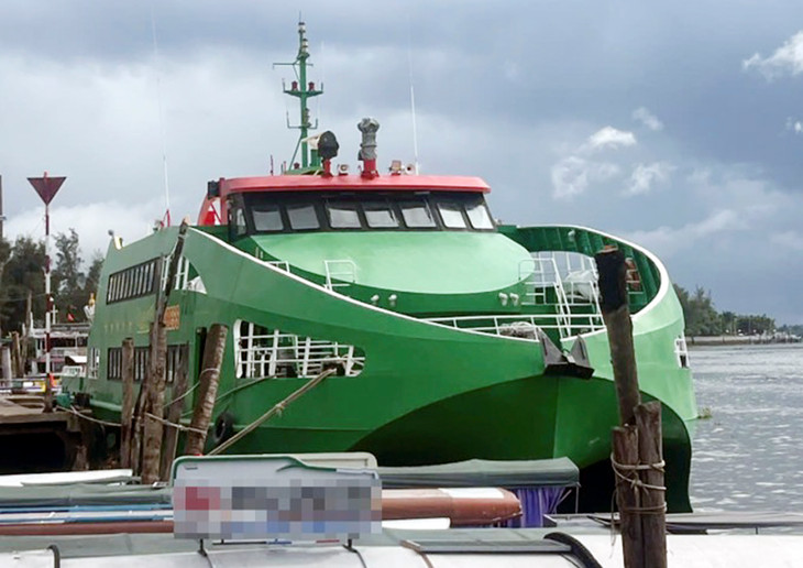 Tàu cao tốc Mai Linh Express tại bến Ninh Kiều, TP. Cần Thơ