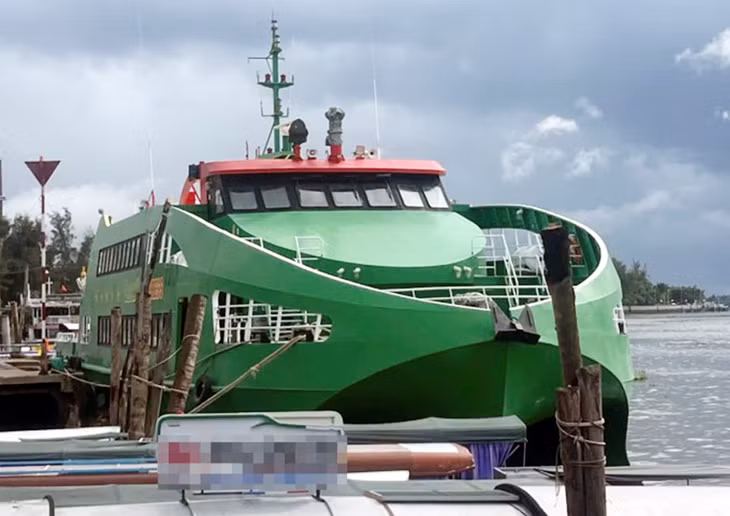 Tàu cao tốc Mai Linh Express tại bến Ninh Kiều, TP. Cần Thơ