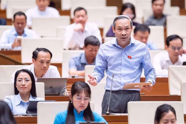 Đại biểu Phan Đức Hiếu - Đoàn Đại biểu Quốc hội tỉnh Thái Bình đóng góp ý kiến về Dự thảo Nghị quyết của Quốc hội về thí điểm về một số cơ chế, chính sách đặc thù phát triển nhà ở xã hội