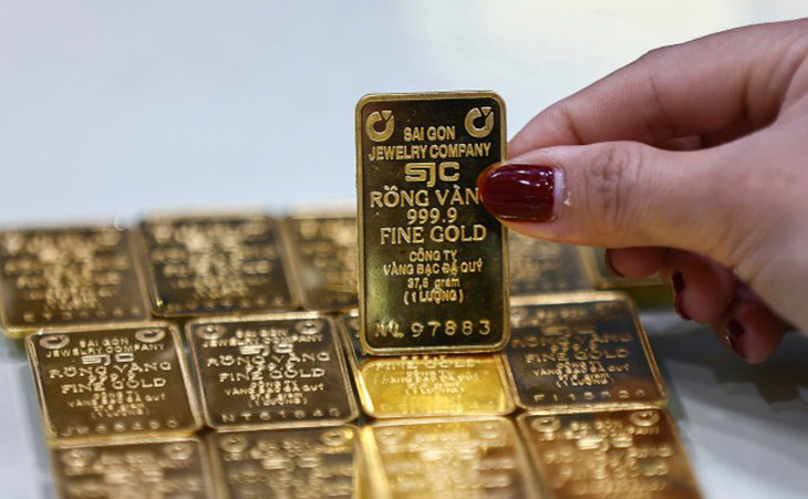 Vàng miếng tại cửa hàng của SJC trên đường Nguyễn Thị Minh Khai (quận 3, TP.HCM).