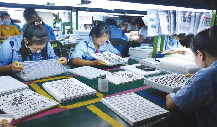 Sản xuất công nghiệp 6 tháng đầu năm 2023 đối mặt với nhiều khó khăn khi đơn hàng giảm, sức cầu yếu, chi phí đầu vào tăng cao Ảnh: Lê Tiên Sản xuất công nghiệp 6 tháng đầu năm 2023 đối mặt với nhiều khó khăn khi đơn hàng giảm, sức cầu yếu, chi phí đầu vào tăng cao Ảnh: Lê Tiên