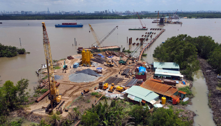 Công trường cầu Nhơn Trạch bên phía Đồng Nai Công trường cầu Nhơn Trạch bên phía Đồng Nai