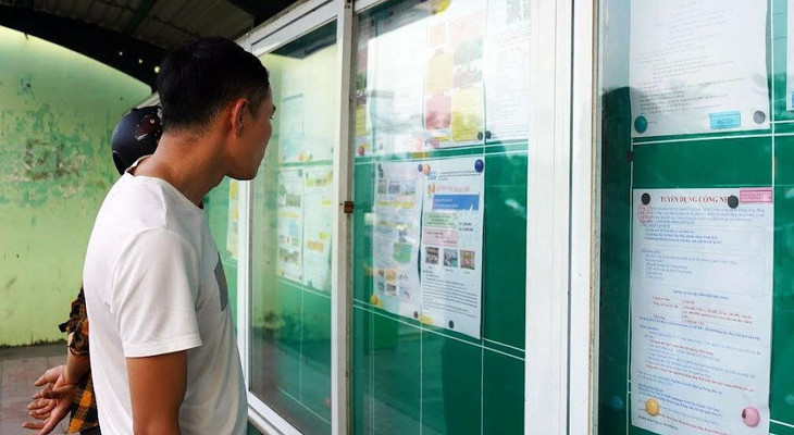 Lao động tìm việc những ngày cuối tháng 11 tại Khu công nghiệp Thăng Long