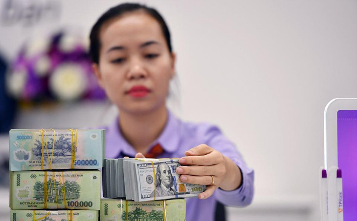 Thị trường ngoại hối dần ổn định khi Ngân hàng Nhà nước liên tục hạ giá bán USD.