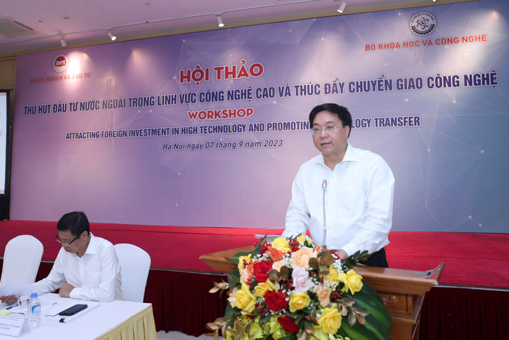 Thứ trưởng Bộ Kế hoạch và Đầu tư Trần Duy Đông phát biểu tại hội thảo. Ảnh: Đức Trung