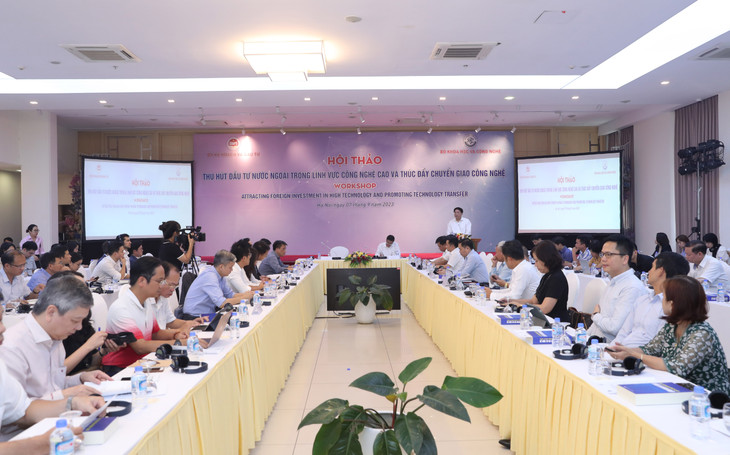 Quang cảnh Hội thảo “Thu hút đầu tư nước ngoài trong lĩnh vực công nghệ cao và thúc đẩy chuyển giao công nghệ”. Ảnh: Đức Trung