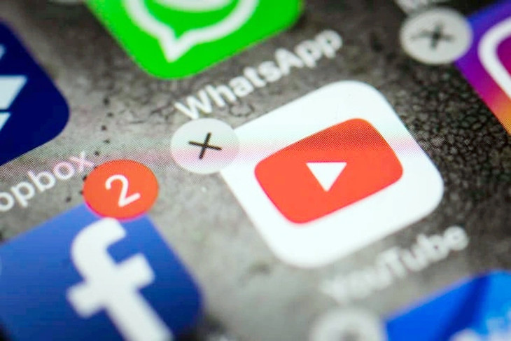 Công ty truyền thông bị phạt vì đặt quảng cáo trên kênh YouTube vi phạm. Ảnh minh họa