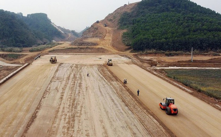 8 tháng qua, Bộ GTVT đã chỉ đạo các nhà thầu tận dụng tối đa thời gian thời tiết thuận lợi, tăng tốc luỹ tiến sản lượng trên công trường