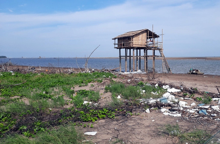 Khu vực hút cát làm đầm bãi trong Vườn Quốc gia Xuân Thủy